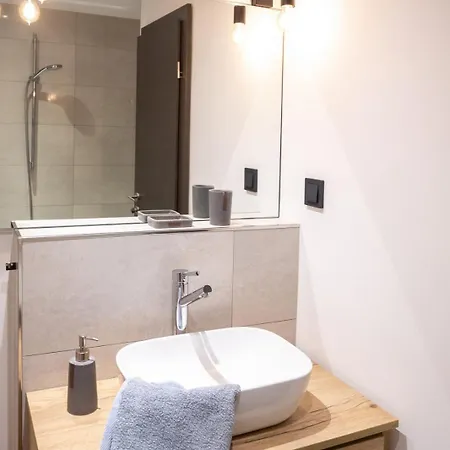 Apartment Bergzeit 7 *